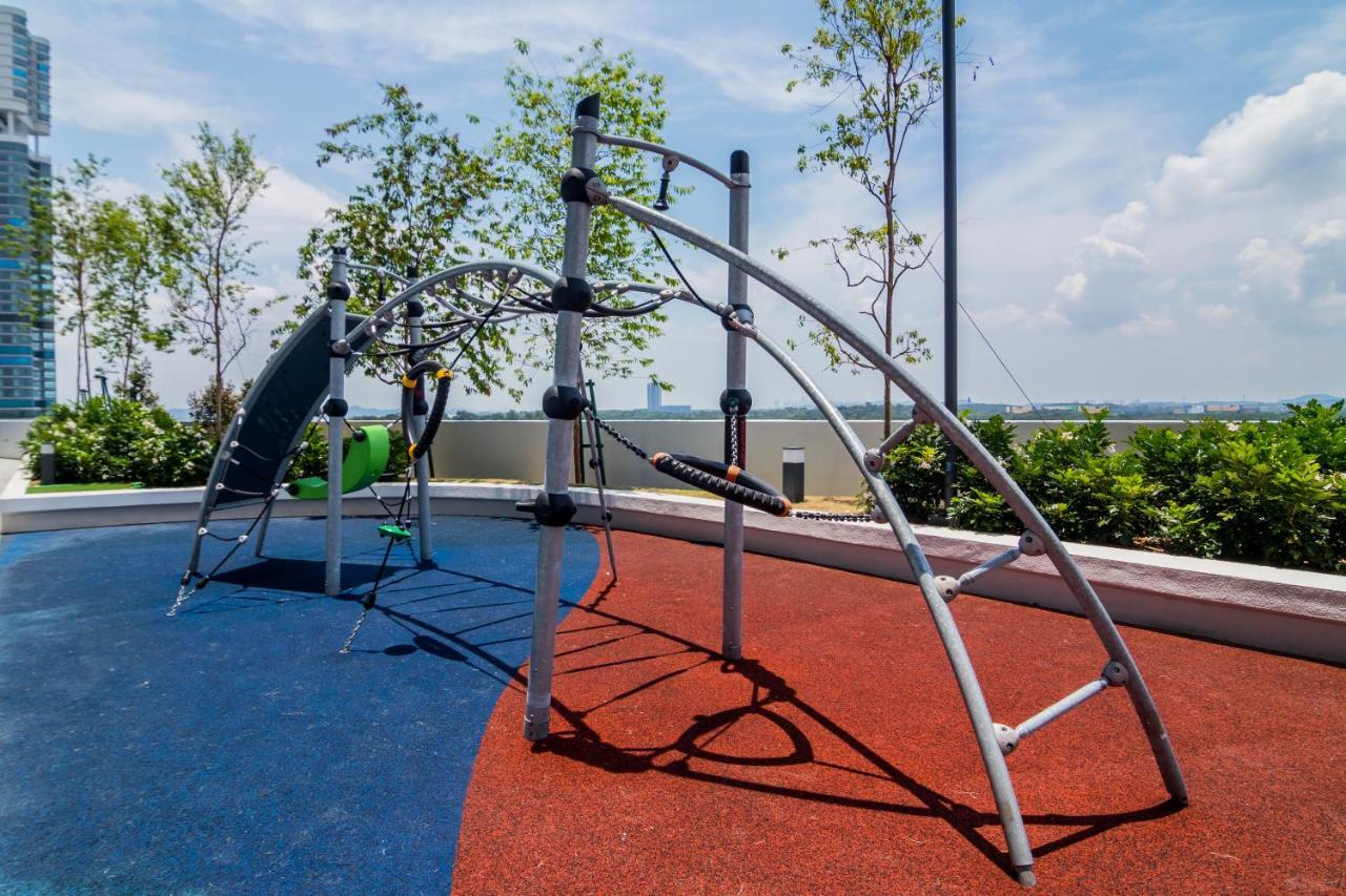 Almas Suites By Subhome Nusajaya  Kültér fotó